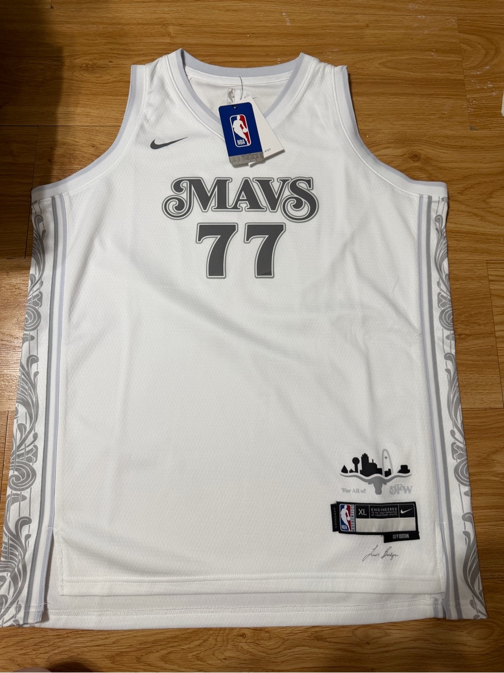 Nike White Dallas Mavericks Luka Dončić #77 Jersey City Edition
